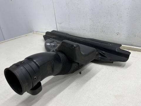 Osłona chłodnicy Hyundai Grandeur IV 05-11r. 2.2 CRDi GÓRNA kierownica powietrza pasa przedniego wlot dolot rezonator rura