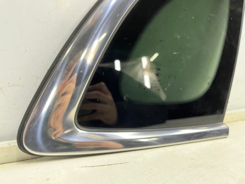 Szyba boczna MG HS I EHS 18r.- trójkąt karoseryjna prawa tylna prawy tył CIEMNA oryginalnie przyciemniona 10400535