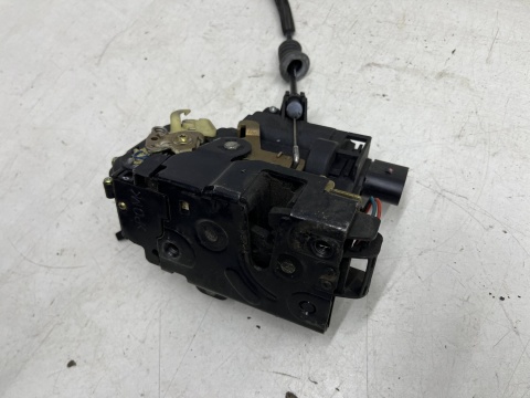 Zamek drzwi VW Passat B5 Golf IV 4 Bora Leon I Octavia I 97-06r. lewy przedni zamek drzwi 8 pin lewy przód