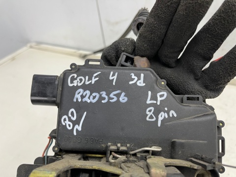 Zamek drzwi VW Passat B5 Golf IV 4 Bora Leon I Octavia I 97-06r. lewy przedni zamek drzwi 8 pin lewy przód