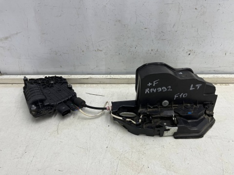 Zamek drzwi BMW 5 F10 sedan F11 kombi 10-17r. LEWY tylny z dociągiem SOFT CLOSE linki lewy tył 7185689 4153310400