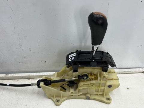 Lewarek zmiany biegów Hyundai Grandeur IV 05-11r. wybierak dźwignia 2.2d AUTOMAT linka 46700-3lxxx