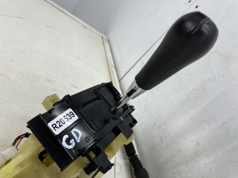 Lewarek zmiany biegów Hyundai Grandeur IV 05-11r. wybierak dźwignia 2.2d AUTOMAT linka 46700-3lxxx