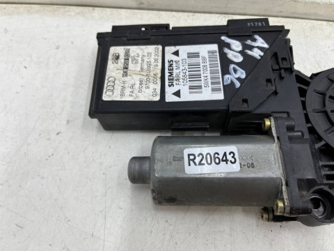 Podnośnik szyb Audi A4 B6 00-06r. prawy przedni silniczek podnoszenia szyby prawy przód 8e2959802b