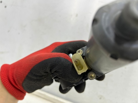 Podnośnik szyb Ford Fiesta V MK6 02-08r. prawy przedni silniczek podnoszenia szyby prawy przód 0130821939