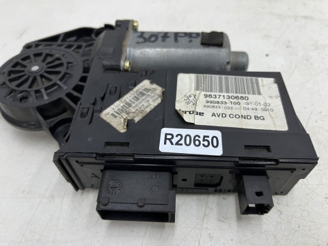 Podnośnik szyb Peugeot 307 01-08r. prawy przedni silniczek podnoszenia szyby prawy przód 9637130680