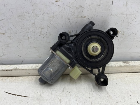 Podnośnik szyb VW Golf VII Tiguan Audi A3 8y Q2 Leon Macan 12r.- lewy przedni silniczek podnoszenia szyby lewy przód 5q0959802c