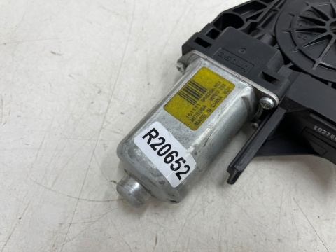 Podnośnik szyb Volvo V40 II XC60 V60 S60 II 12-19r. lewy przedni silniczek podnoszenia szyby lewy przód 966268-103