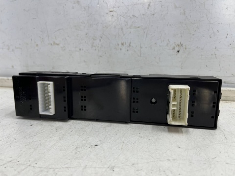 Przełącznik Hyundai Grandeur IV 05-11r. panel przycisk szyb lewy przedni kierowcy lewy przód 93570-3l102wk