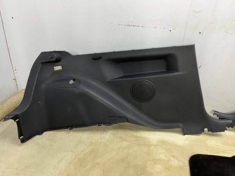 Tapicerka Mitsubishi Colt VI 6 Z30 3Drzwi 04-12r. wykładzina wkład mata dywan boczek boczki bagażnika KOMPLET 