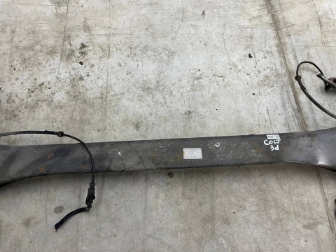 Belka zawieszenia Mitsubishi Colt VI 6 Z30 04-12r. 3Drzwi tylna oś wózek amortyzatory