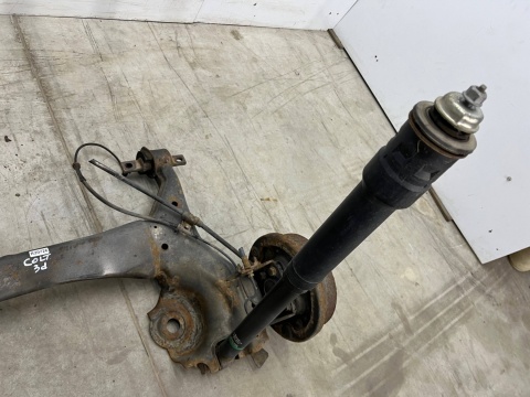 Belka zawieszenia Mitsubishi Colt VI 6 Z30 04-12r. 3Drzwi tylna oś wózek amortyzatory