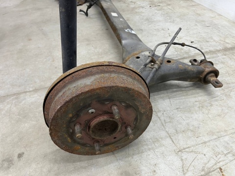 Belka zawieszenia Mitsubishi Colt VI 6 Z30 04-12r. 3Drzwi tylna oś wózek amortyzatory