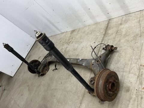 Belka zawieszenia Mitsubishi Colt VI 6 Z30 04-12r. 3Drzwi tylna oś wózek amortyzatory