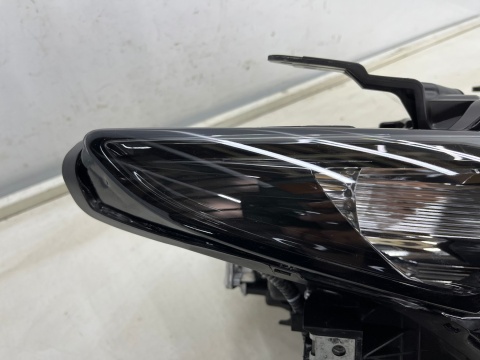 Lampa reflektor Mazda 3 IV BP 19r.- PRAWA przednia LED prawy przód 8 pin EUROPA bcjh-51030