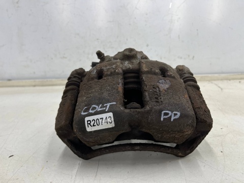 Zacisk hamulcowy Mitsubishi Colt VI 6 Z30 Smart Forfour I w454 04-12r. prawe przednie jarzmo mocowanie prawy przód