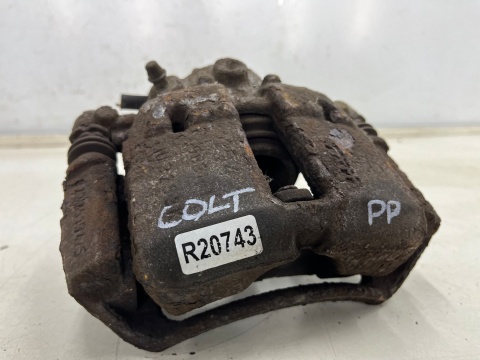 Zacisk hamulcowy Mitsubishi Colt VI 6 Z30 Smart Forfour I w454 04-12r. prawe przednie jarzmo mocowanie prawy przód