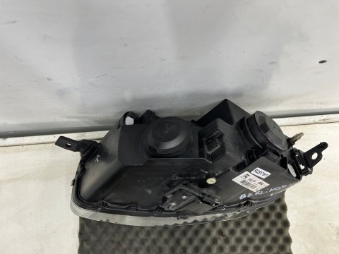 Lampa reflektor Citroen Berlingo III 3 Multispace 18-23r. lewa przednia wersja osobowa lewy przód 9816825180