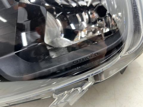 Lampa reflektor Citroen Berlingo III 3 Multispace 18-23r. lewa przednia wersja osobowa lewy przód 9816825180