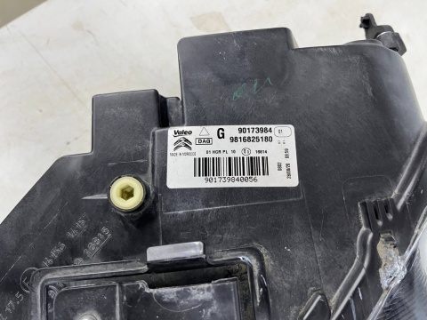Lampa reflektor Citroen Berlingo III 3 Multispace 18-23r. lewa przednia wersja osobowa lewy przód 9816825180