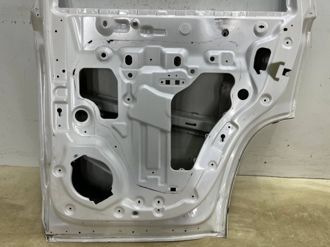 Drzwi Cadillac Escalade Chevrolet Tahoe GMC Yukon 4 IV 14-19r. prawe tylne prawy tył 