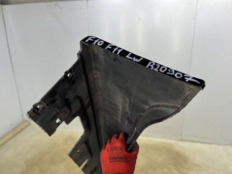 Nakładka progu BMW 5 F10 F11 sedan kombi 10-17r. lewa listwa próg zewnętrzny 7184773