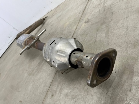 Wydech Mazda CX-3 CX3 14-21r. benzyna tłumik środkowy rura katalizator peh1 1k25 mazda peg9