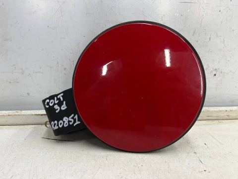 Klapka wlewu paliwa Mitsubishi Colt VI 6 Z30 3d 3Drzwi 04-12r. kod koloru p04 czerwona korek mr959151