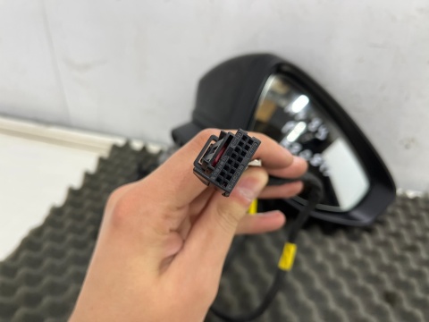 Lusterko Audi A3 8y 20r.- PRAWE elektryczne FOTOCHROM zewnętrzne EUROPA 14 pin