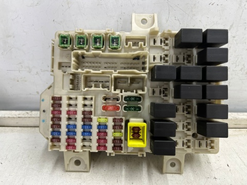 Skrzynka bezpieczników Mitsubishi Colt 6 VI Z30 LIFT 1.1b benzyna moduł sterownik BSI BSM 8565a174 8637a389 8565a174