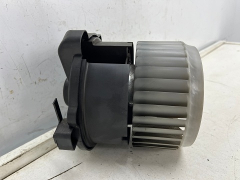 Wentylator wnętrza Mitsubishi Colt VI 6 Z30 04-12r. dmuchawa powietrza nadmuchu nawiewu nagrzewnicy mf016070