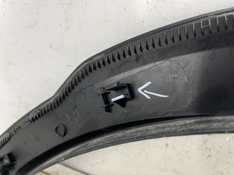 Listwa MG HS EHS 18r.- lewy tylny rant nadkola błotnika zderzaka nakładka lewy tył 10646893 654572627