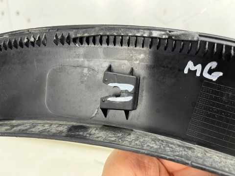 Listwa MG HS EHS 18r.- lewy tylny rant nadkola błotnika zderzaka nakładka lewy tył 10646893 654572627