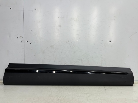 Listwa MG Rising Marvel R 2021r.- prawa przednia dolna nakładka drzwi prawy przód 10365416