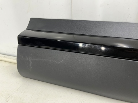 Listwa MG Rising Marvel R 2021r.- prawa przednia dolna nakładka drzwi prawy przód 10365416