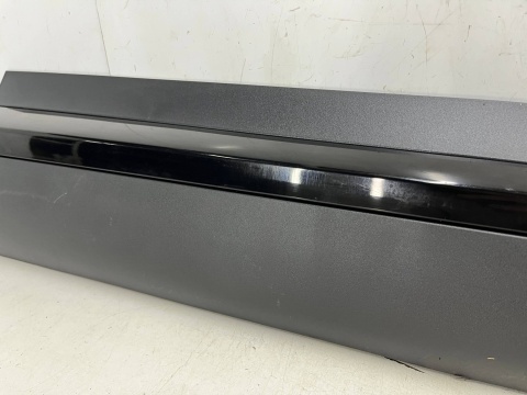 Listwa MG Rising Marvel R 2021r.- prawa przednia dolna nakładka drzwi prawy przód 10365416