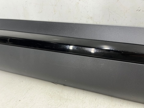 Listwa MG Rising Marvel R 2021r.- prawa przednia dolna nakładka drzwi prawy przód 10365416