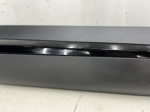 Listwa MG Rising Marvel R 2021r.- prawa przednia dolna nakładka drzwi prawy przód 10365416