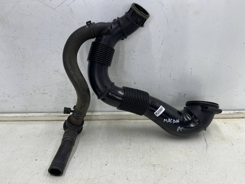 Rura Porsche Macan I 95b 14r.- przewód dolotowy PRAWY wąż filtra powietrza 95b129532a