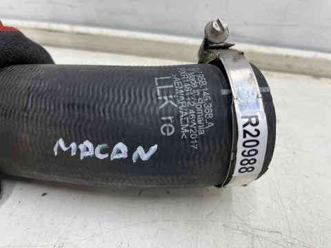 Rura Porsche Macan I 95b 14r.- przewód dolotowy intercoolera wąż powietrza 95b145368a