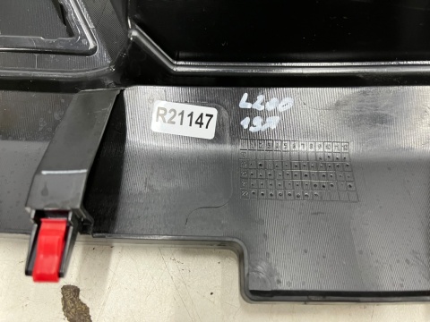 Atrapa Mitsubishi L200 5 V 19r.- grill przednia maskownica zderzaka znaczek 7450B264