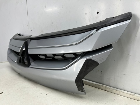 Atrapa Mitsubishi L200 5 V 19r.- grill przednia maskownica zderzaka znaczek 7450B291ZZ