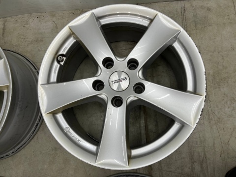 Felga BMW 2 F45 F46 7jx16 ET52 5x112 felgi aluminiowe z czujnikami r16 cali KOMPLET Dezent KBA50289