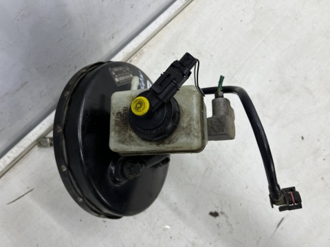 Pompa hamulcowa Dacia Duster Logan Sandero 1.5 dCi serwo wspomaganie hamulca 472105499r