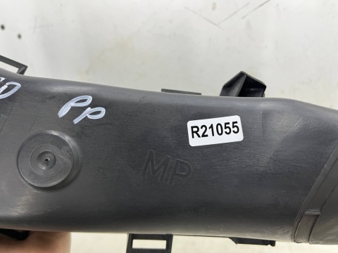 Kanał powietrza BMW X5 E70 06-13r. prawa przednia kierownica zderzaka chłodzenia hamulców M-PAKIET 8037140