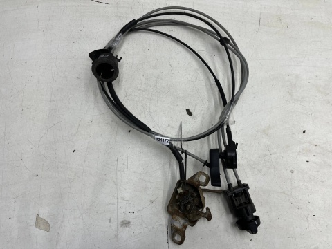 Linka maski Dacia Logan I 05-14r. klamka uchwyt cięgno otwierania pokrywy silnika zamek linka regulacji światel