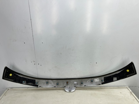 Listwa Mazda CX-5 II CX5 II KF KB 17r.- blenda nakładka górna klapy bagażnika KB7W-50811
