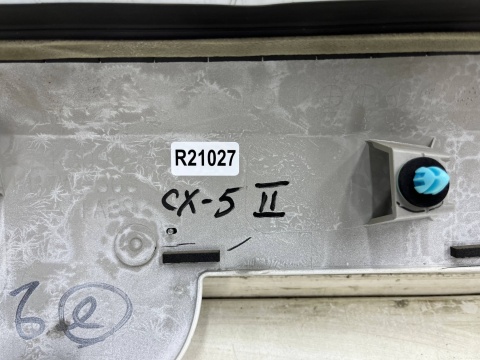 Listwa Mazda CX-5 II CX5 II KF KB 17r.- blenda nakładka górna klapy bagażnika KB7W-50811