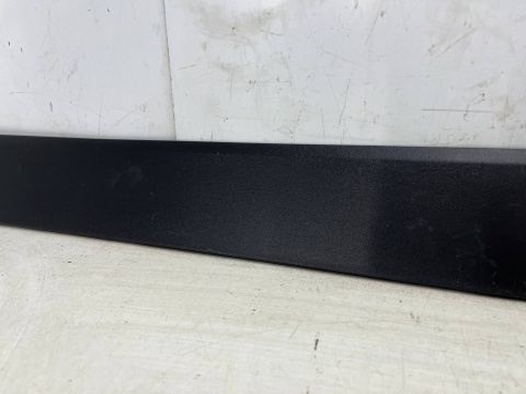 Listwa Seat Arona 17r.- lewa przednia DOLNA nakładka drzwi boczna lewy przód 6f9853959