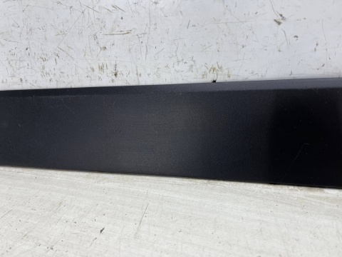 Listwa Seat Arona 17r.- lewa przednia DOLNA nakładka drzwi boczna lewy przód 6f9853959